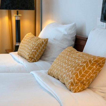 Hotel De Blaauwe Leeuw Terneuzen Bagian luar foto