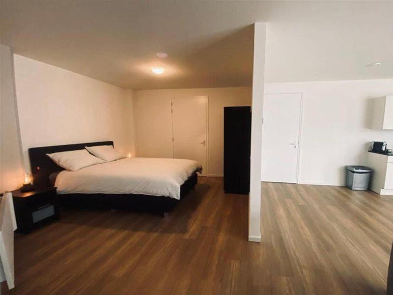 Hotel De Blaauwe Leeuw Terneuzen Bagian luar foto