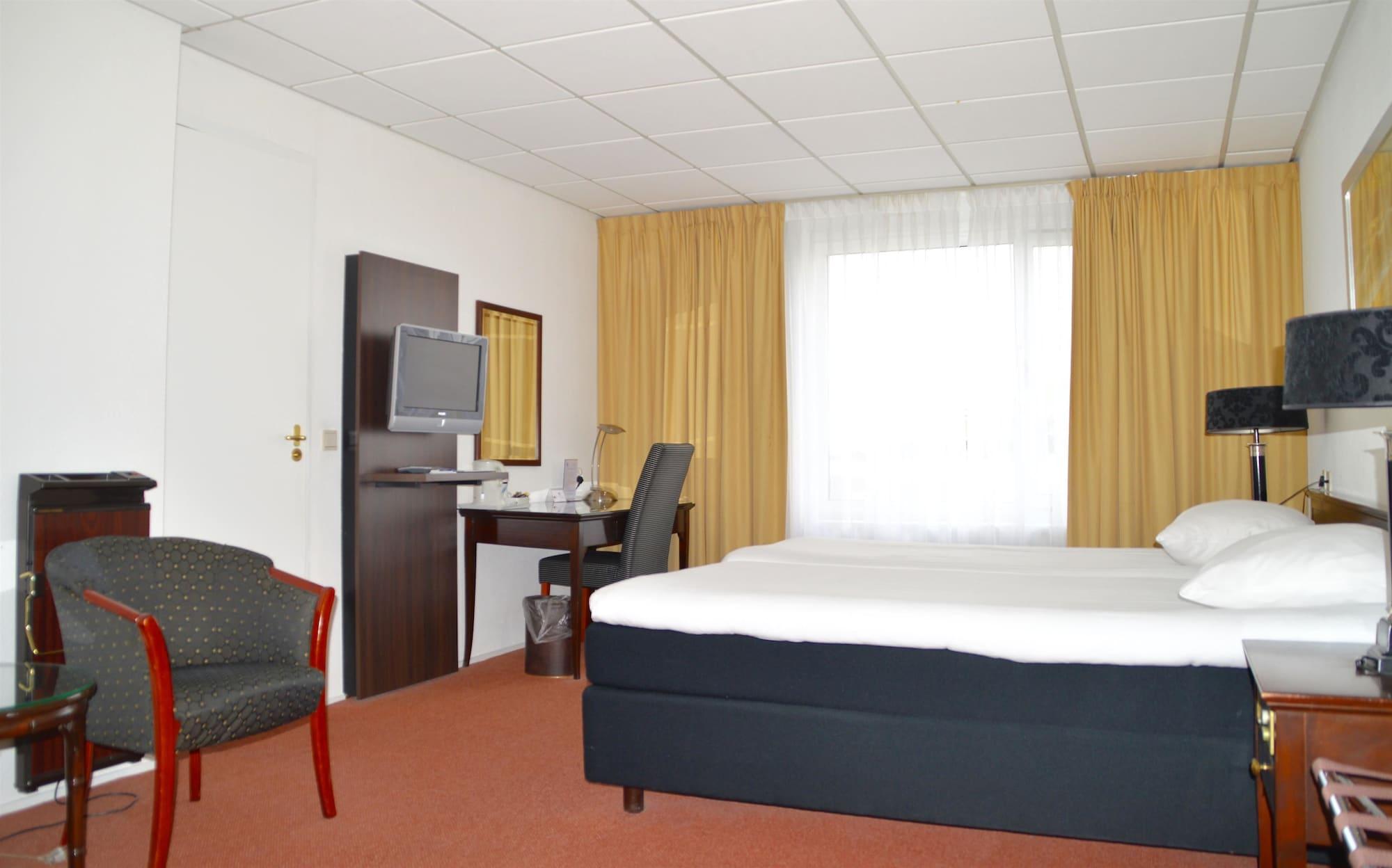 Hotel De Blaauwe Leeuw Terneuzen Bagian luar foto