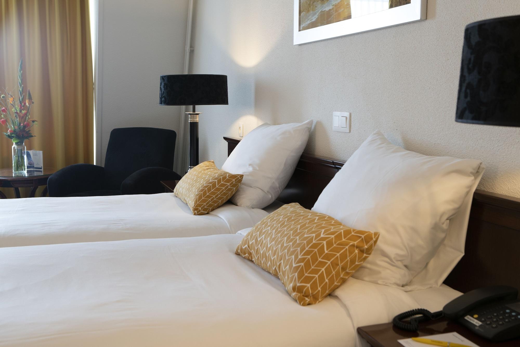 Hotel De Blaauwe Leeuw Terneuzen Bagian luar foto