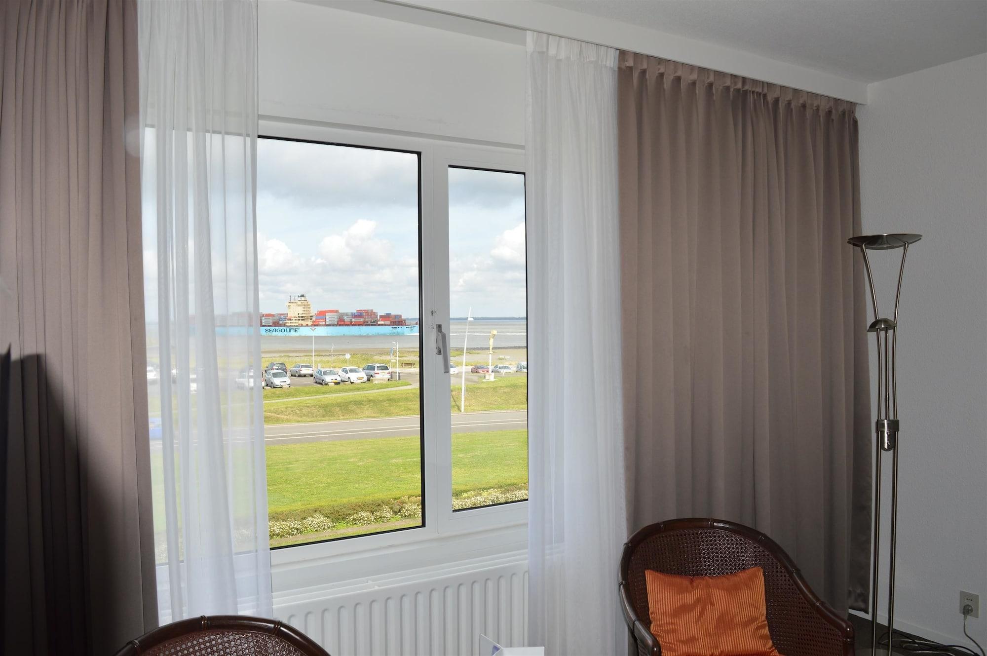 Hotel De Blaauwe Leeuw Terneuzen Bagian luar foto