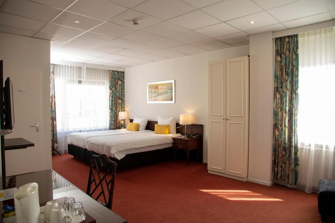 Hotel De Blaauwe Leeuw Terneuzen Bagian luar foto