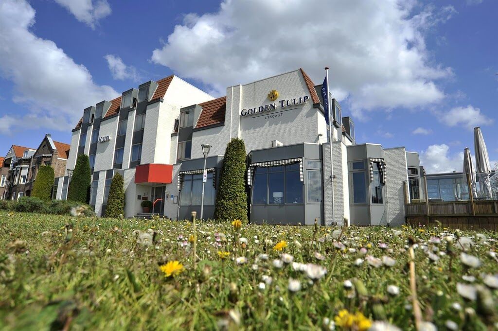 Hotel De Blaauwe Leeuw Terneuzen Bagian luar foto