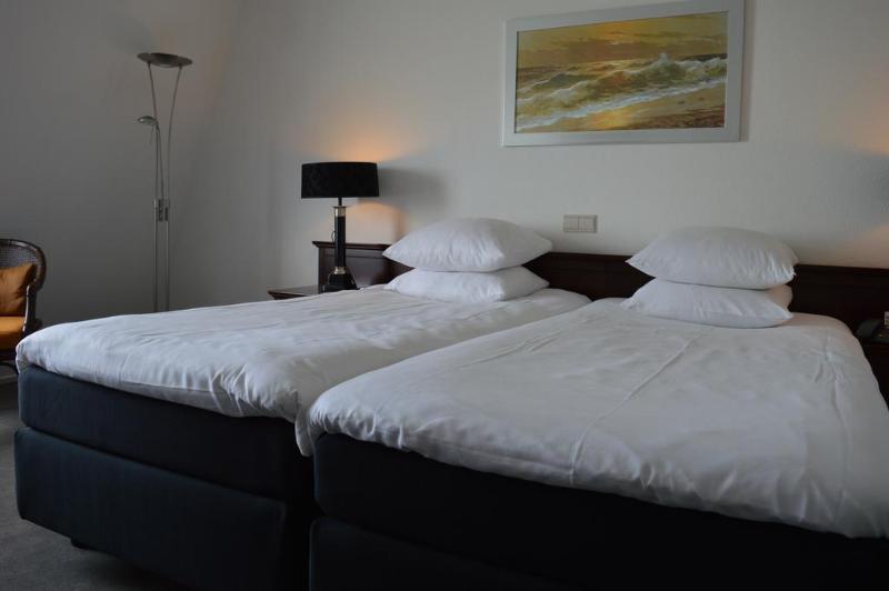 Hotel De Blaauwe Leeuw Terneuzen Bagian luar foto